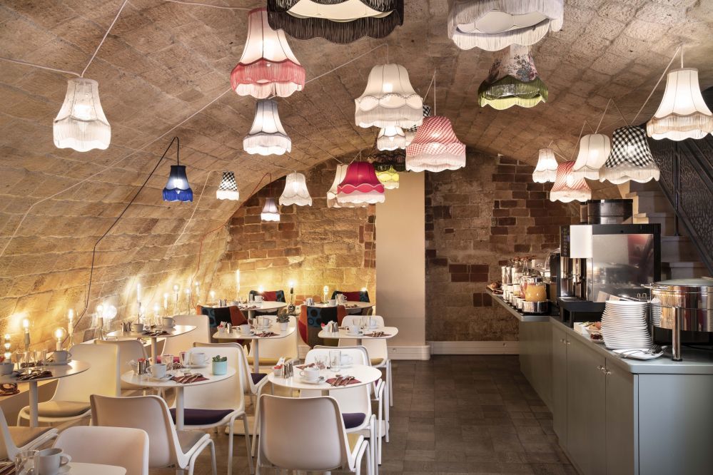 Salle de petit déjeuner - hôtel Marais Hôme 