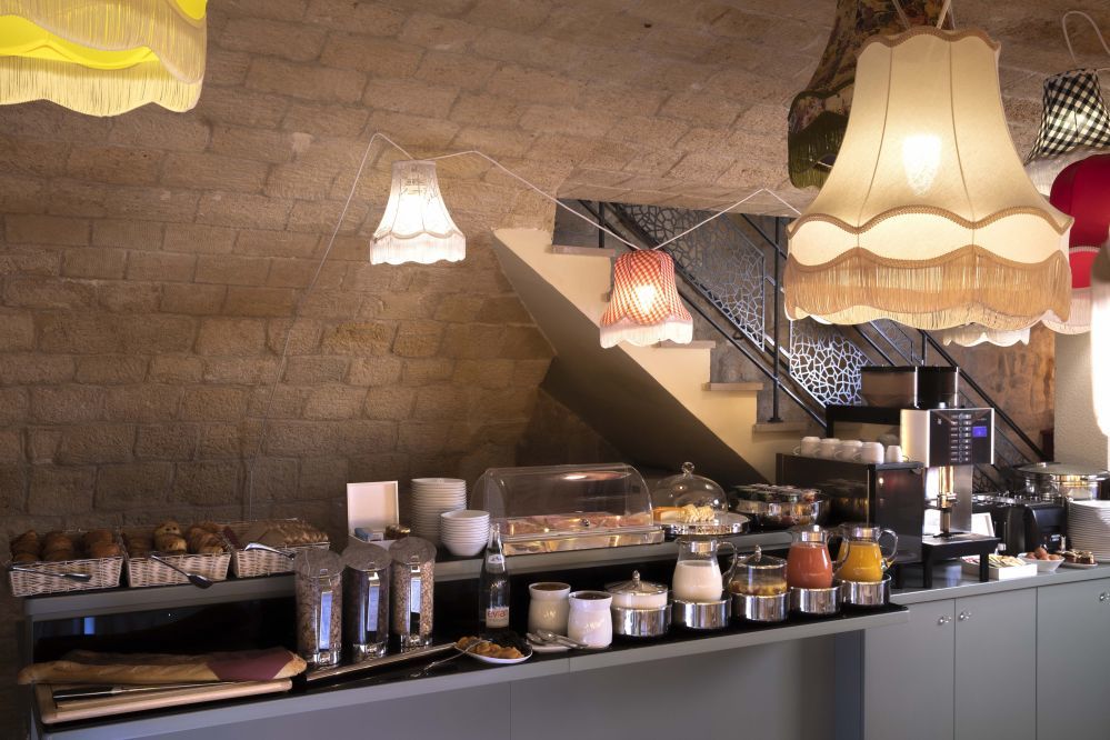 Salle de petit déjeuner - hôtel Marais Hôme 