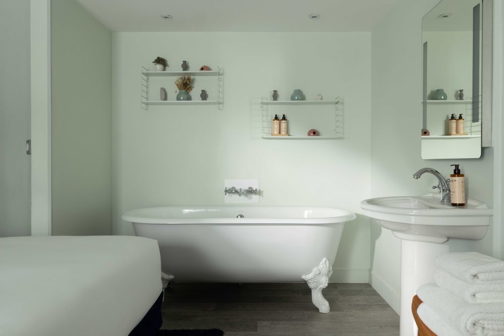 duplex salle de bain baignoire chambre paris marais home 75011