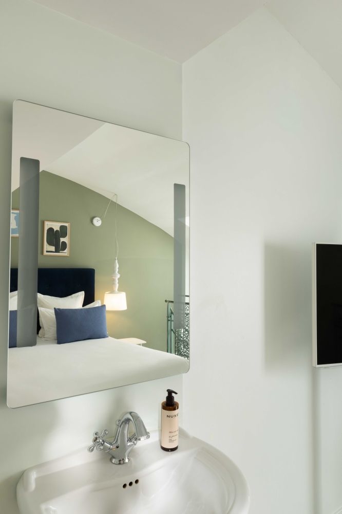 chambre duplex marais home 75011 75002 75004 sacre coeur vue republique