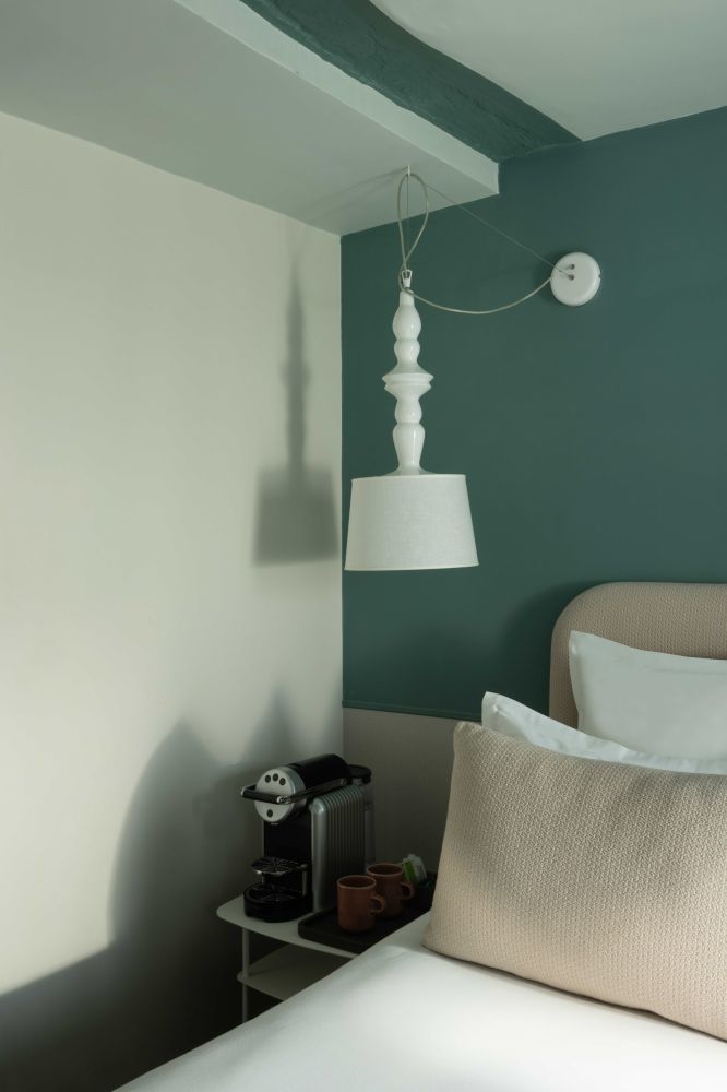 chambre superieure hotel marais home paris 75011 75002 75004 republique sacre coeur balcon toit de paris